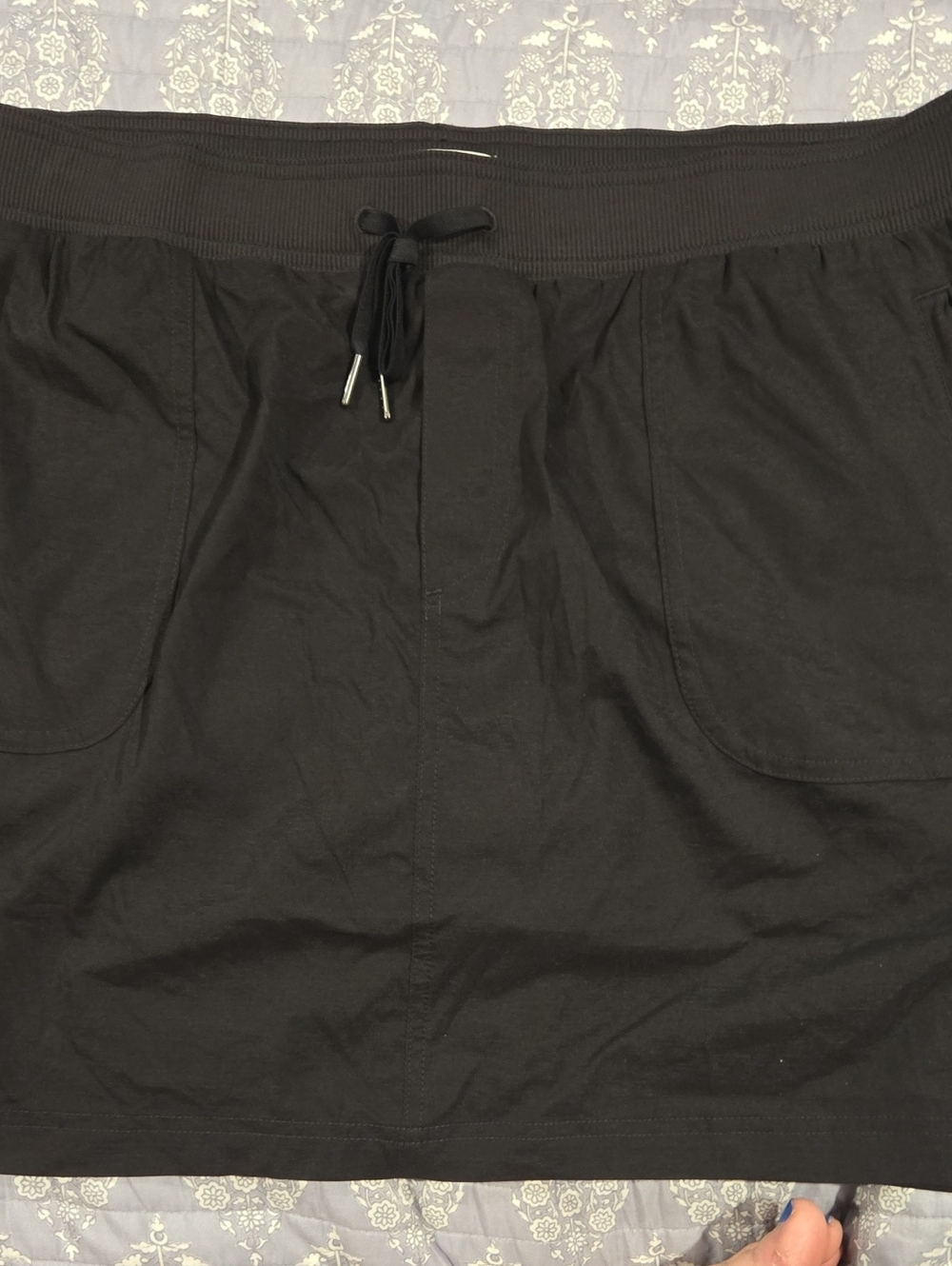 L.L. Bean Black Women's Drawstring Skort with Front Pockets